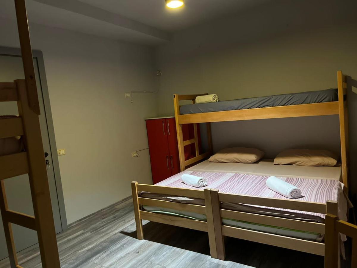 The Rooftop Hostel Shkodra Zimmer foto
